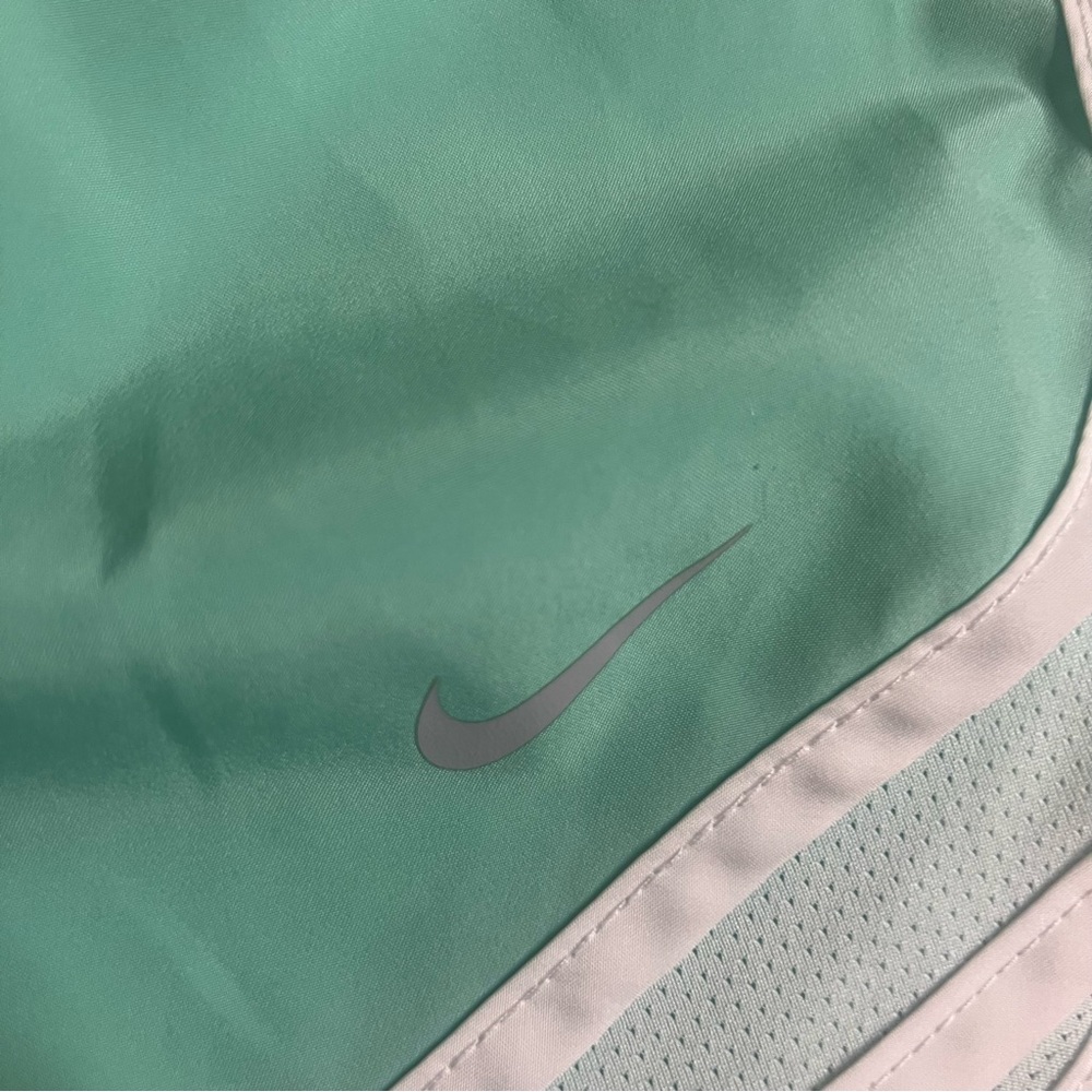 Nike Dri-Fit Women’s‎ Large Mint Green Tempo Running Shorts - Picture 4 of 6